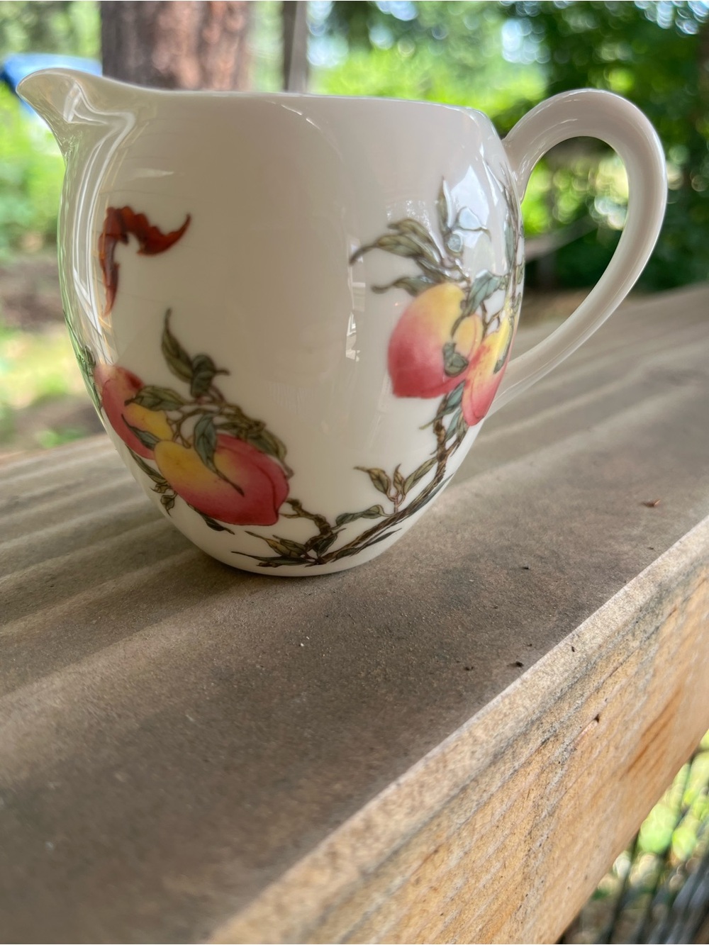Vintage Taiwan Yilong Ceramic Tea Pitcher. Peach and Bat Motif